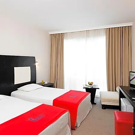 Calypso Hotell 3*
