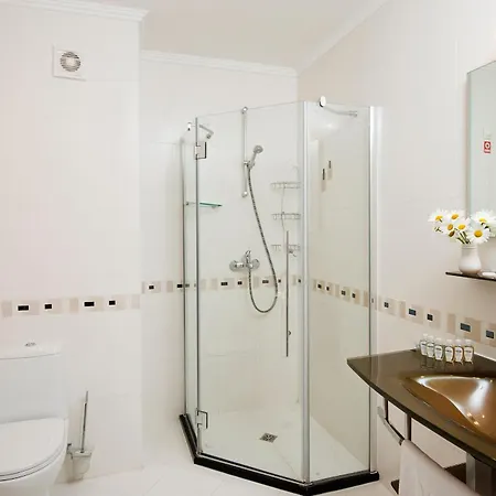 Calypso Hotell 3*